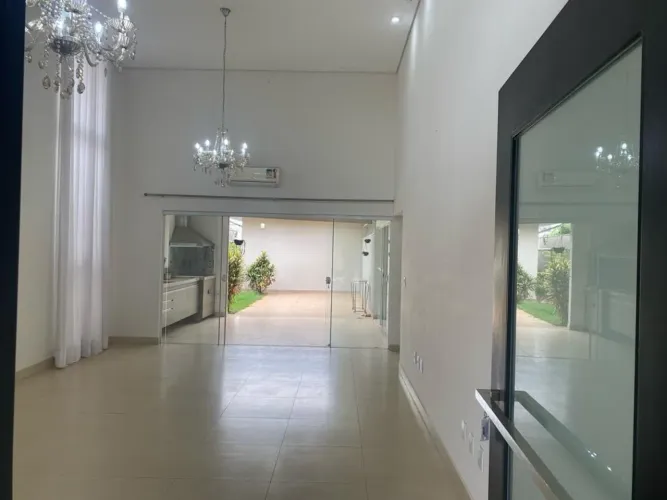 Excelente residencia ampla, com total segurança , localização excelente