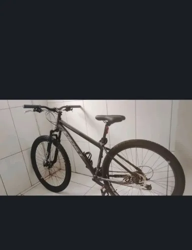 Bicicleta First aro 29 (câmbio traseiro tem que colocar .