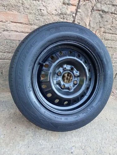 Roda aro 13 Fiat pneu usado pito novo já leva cheio