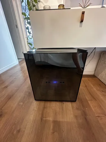 Adega Climatizada Philco 16 Garrafas - Painel Touch / Vidro Espelhado (Impecável)