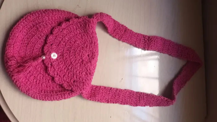 Bolsinha Infantil Tiracolo em Crochê Rosa com Flor