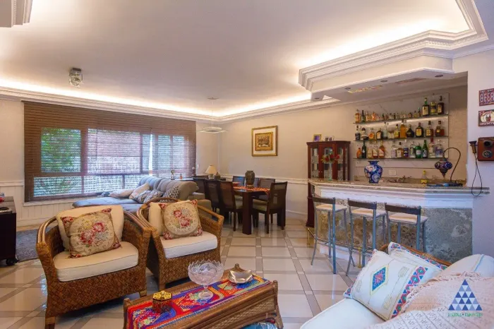 Sobrado de Alto Padrão no Santa Teresinha - 430m² de área construída