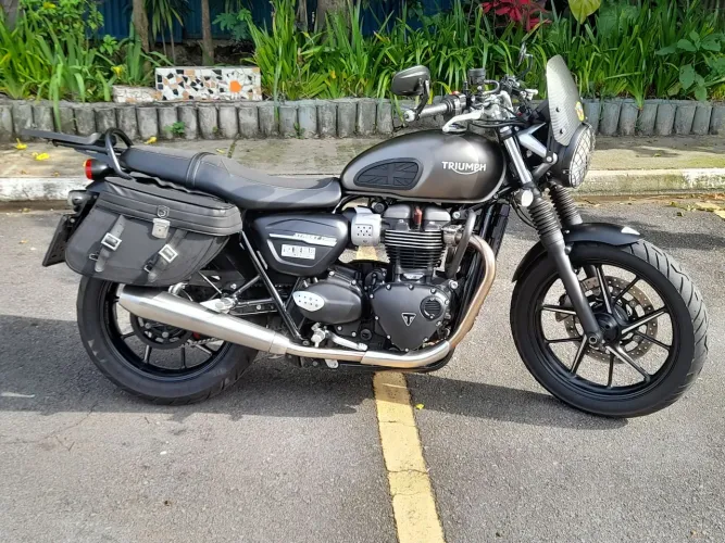 Triumph street twin 900- 2019