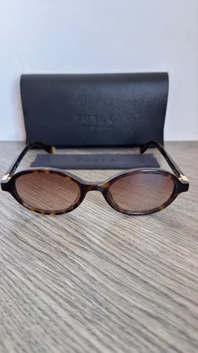 Óculos FURLA nunca usado! Ref SFU972 na cor 02BL
