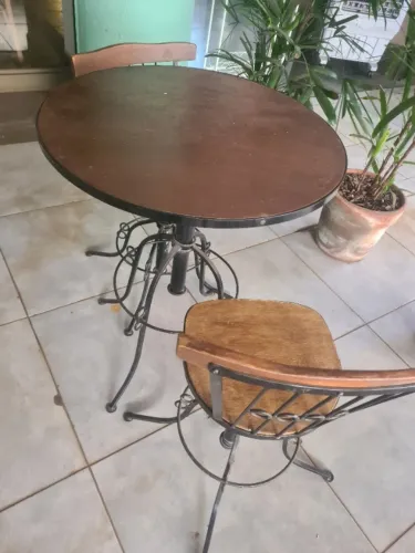 Mesa redonda 66cm para jardim