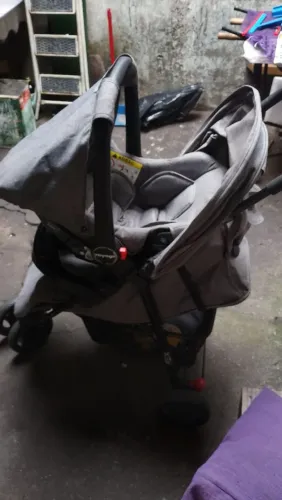 Carrinho mais bebê conforto 