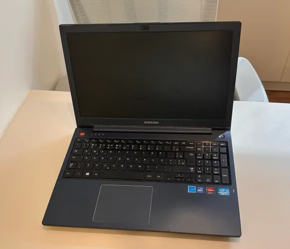Notebook Samsung i5 8GB - Tela grande - Ótimo para estudos (ler descrição)