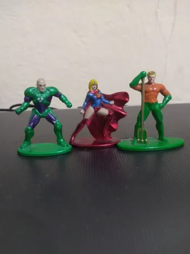 Lote 3 Mini figures Metal figures Dc comics lex Luther,super girl e aquaman