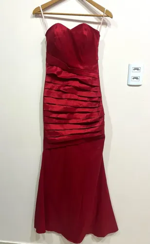 Vestido vermelho de festa