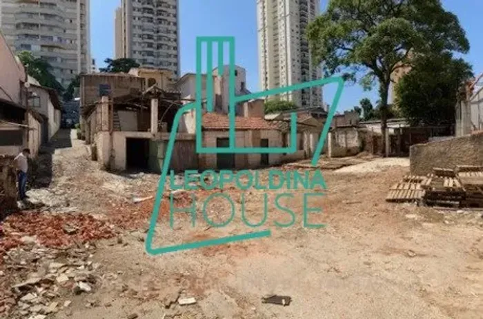 Terreno à venda 1.395m2 na Vila Pompéia