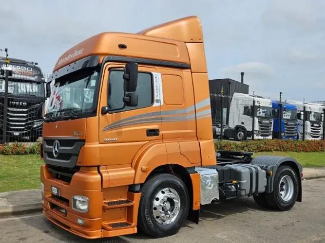 Mb Axor 2041 4x2 Ano 2018 Teto Alto Automático Interna Nova Roda de Alumínio dianteira