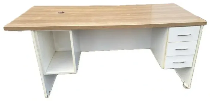 MESA DE ESCRITÓRIO BRANCA COM 3 GAVETAS