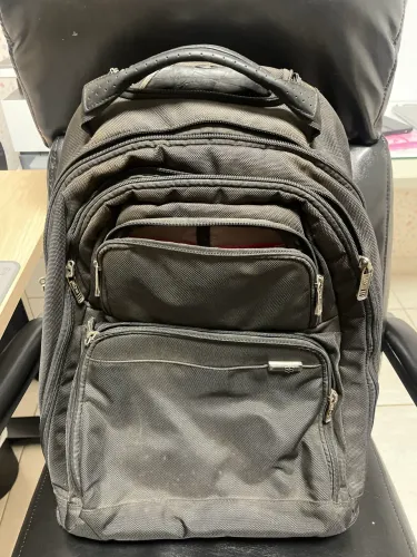 Mochila Victorinox de rodinha em bom estado