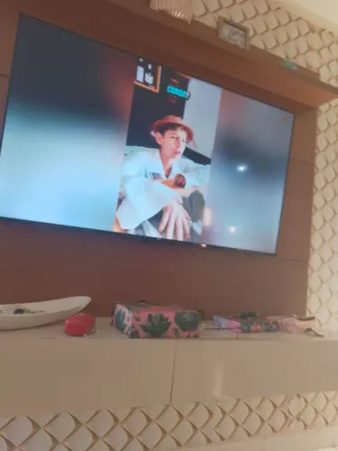 Tv semi nova TCL