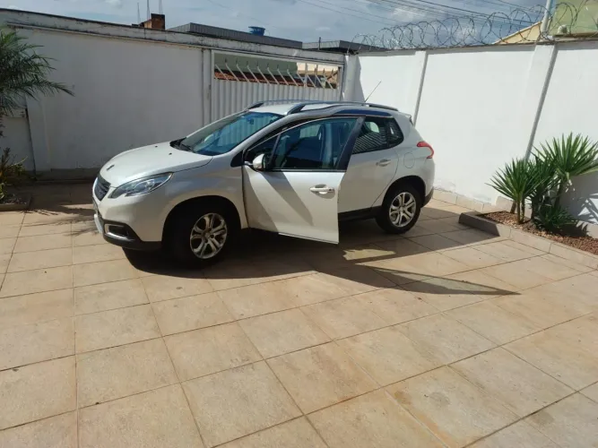 Peugeot 2008 Allure 1.6 Flex 16V 5P Aut. 2017