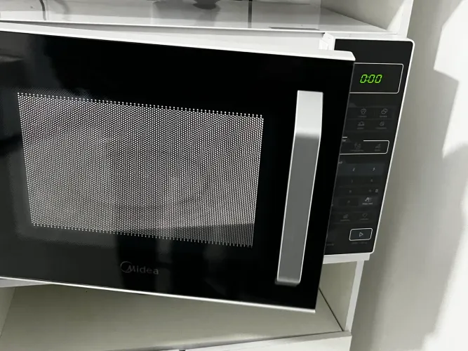 Micro-ondas Midea 32L