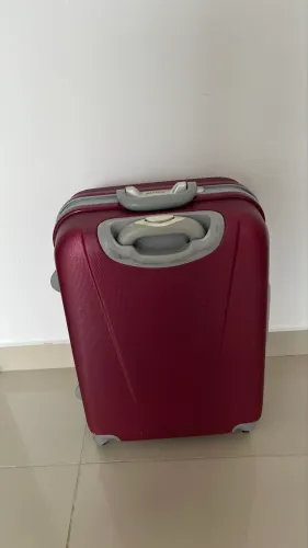 Mala vermelha de 23kg