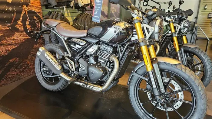 TRIUMPH SCRAMBLER 400 X