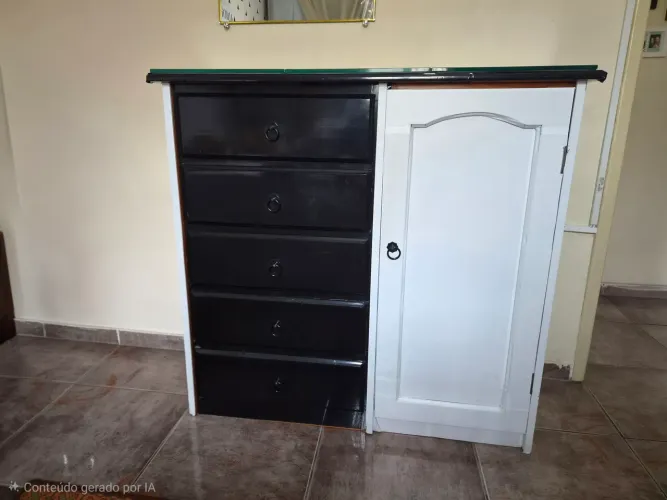 VENDO CÔMODA DE MADEIRA
