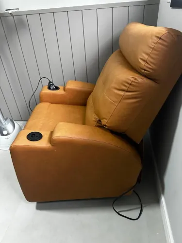 Poltrona Reclinável Elétrica Damie - Com Massagem - Cor Caramelo