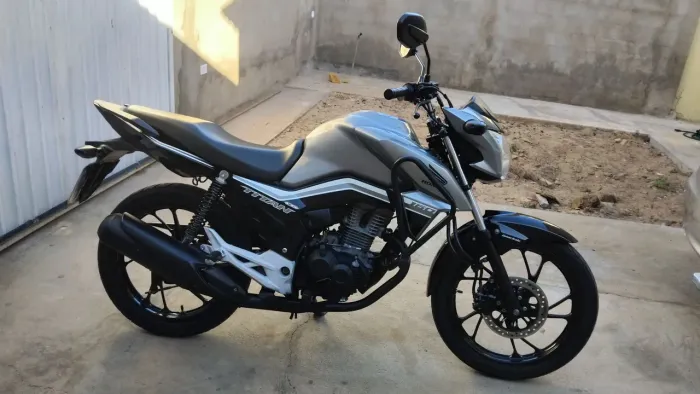 Vende-se titan 160