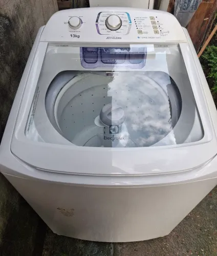 Vendo máquina de lavar 13kg SEMI NOVA funcionando Muito bem ENTREGO.