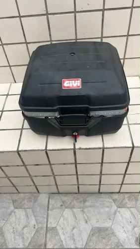 Baú moto Givi