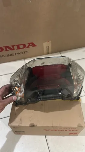 VENDO LANTERNA HONDA SH 150