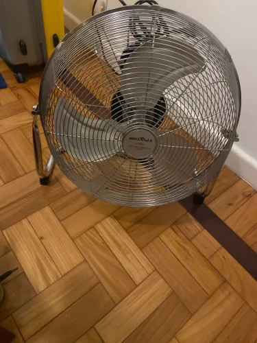Ventilador 220v semi-novo