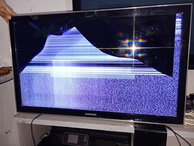 Tv Samsung conversor digital integrado smartv, tela só trocar