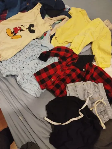 Lote de roupas de bebê p ao m