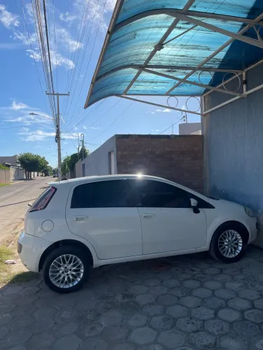 Fiat Punto Essence 1.6 Flex 16V 5P 2013