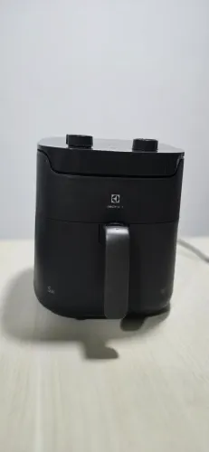 Airfryer Electrolux 5,6L preto