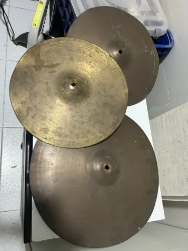 Pratos de bateria