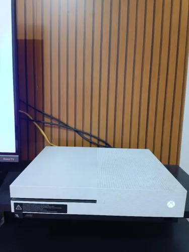 Xbox One S + FIFA 21