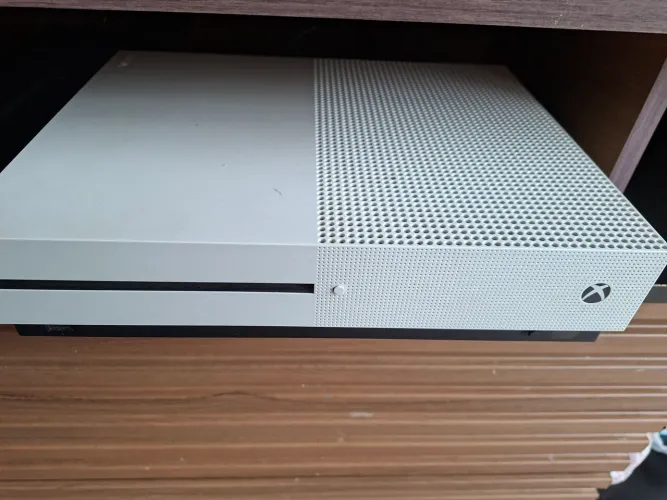Vendo vídeo game Xbox one s