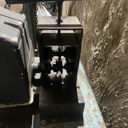 Máquina de descascar fios elétrica