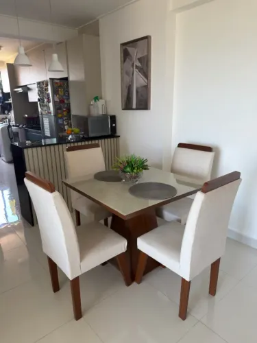 Mesa de jantar 4 lugares + 4 Cadeiras