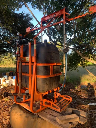 Pulverizador condor pec 600 LMC 2025