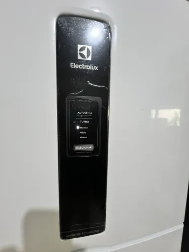 Geladeira Eletrolux estado de nova, inverter 390L