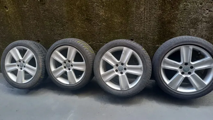 Jogo de Rodas Aro 17 Original + Pneus 225/45 R17 (Furação 5 furos)