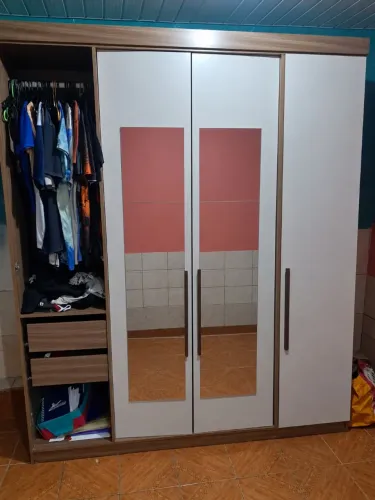 Guarda roupa 4 portas