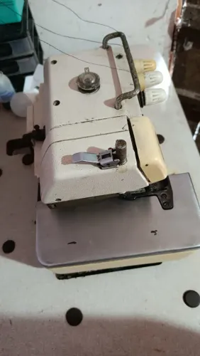 Máquina de costura Overloque