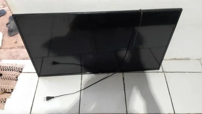 TV Philco 42" LED (PTV42G52RCF) - Liga mas não dá imagem (Para Conserto ou Peças)