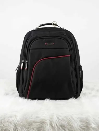Mochila Preta Reforçada ((Pouco Usada))