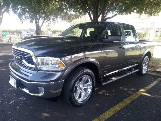 Ram Classic Laramie 5.7 V8 16V Gasolina 4X4 Aut. 2023