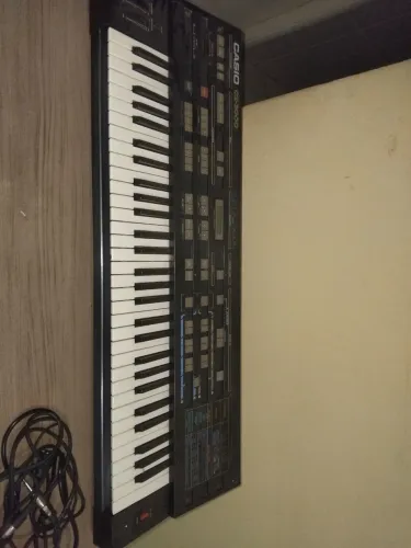Teclado cintonizador Casio CZ-3000