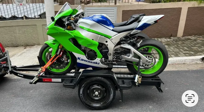 Carretinha para 3 motos novíssima, pouquíssimo uso!!!