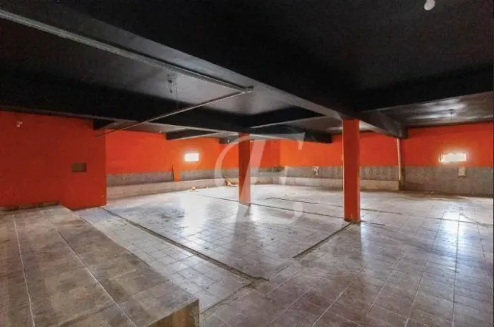 amplo (986 m2) predio no coração do Centro de São Paulo com 12 salas e amplo salão