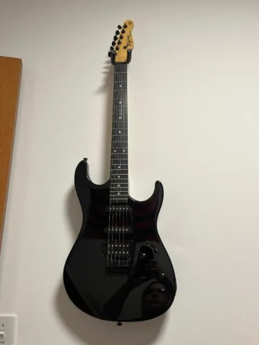 Guitarra Tagima 510 + Mini caixa de som com efeito